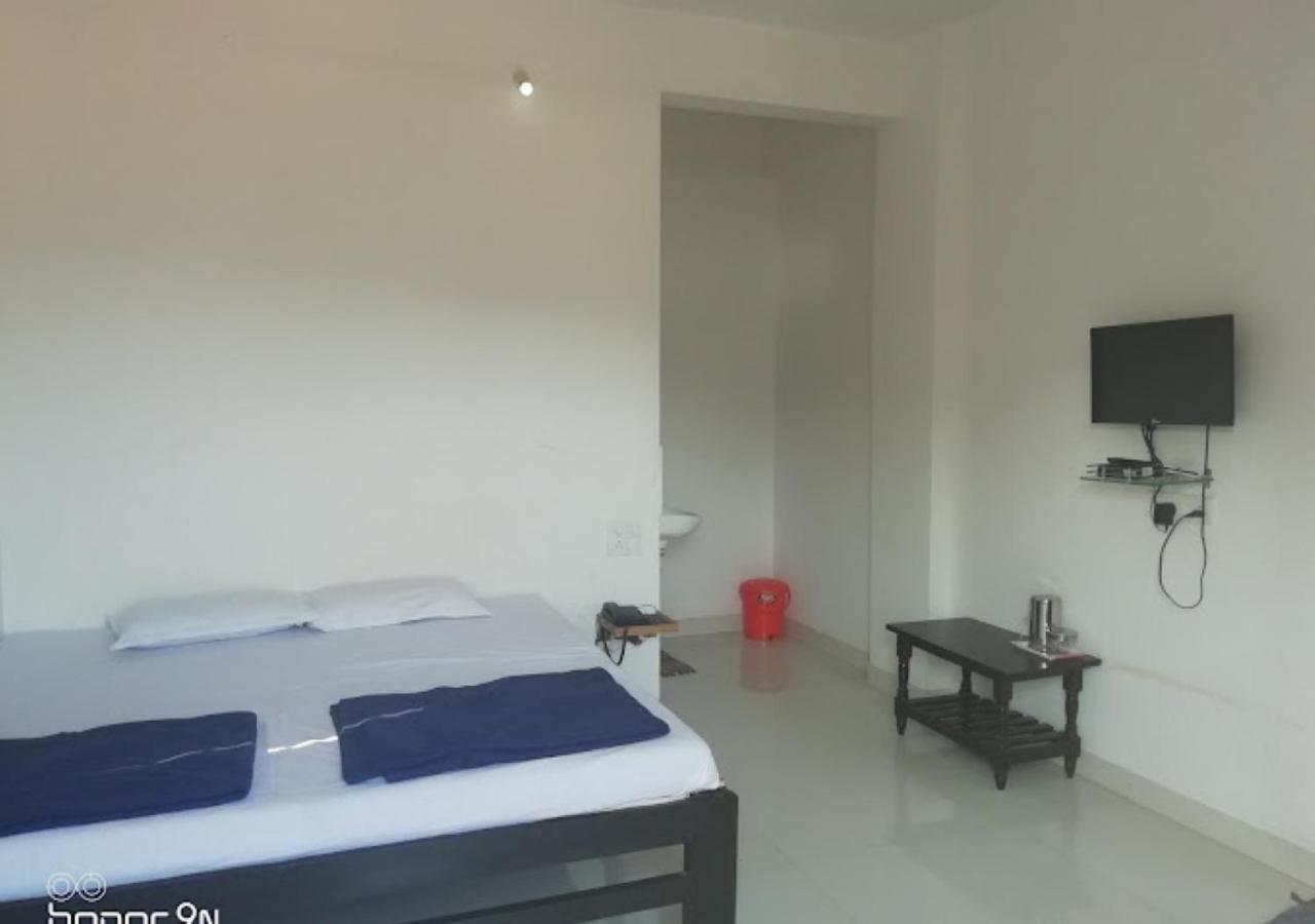 Swaroop Residency Ganpatipule Hotel Kültér fotó