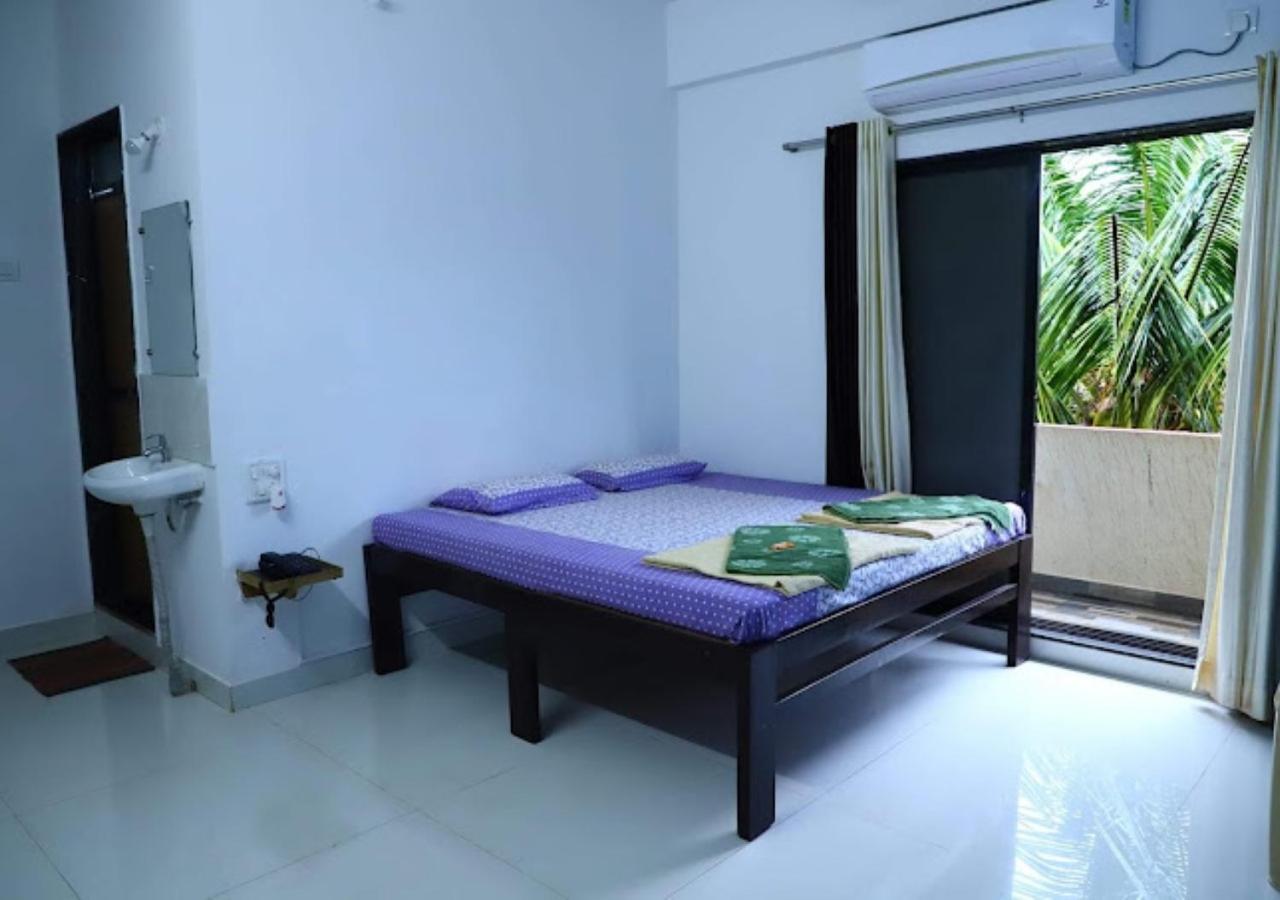 Swaroop Residency Ganpatipule Hotel Kültér fotó